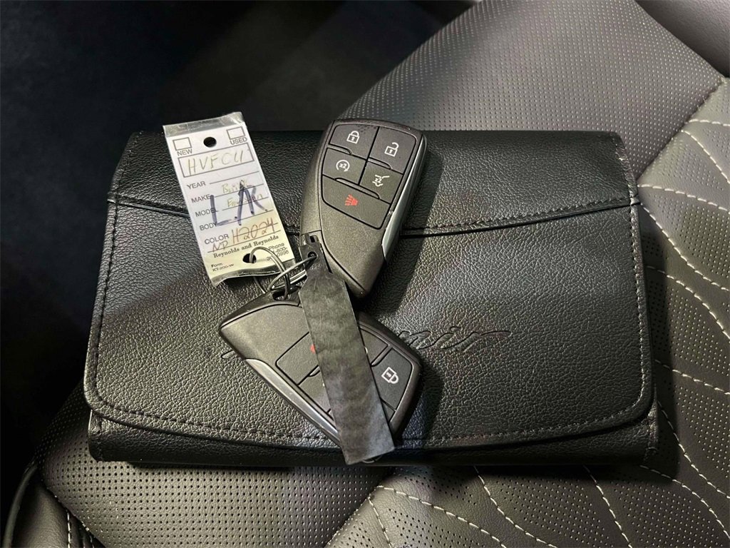 Used 2022 Buick Envision Avenir w/ Technology Package II image 36