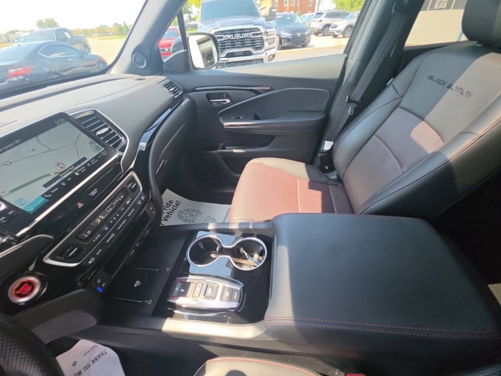 Certified 2025 Honda Ridgeline Black Edition image 24