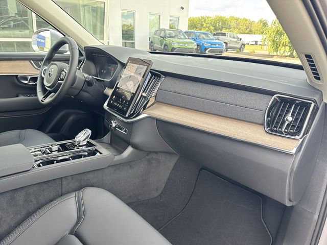 New 2026 Volvo XC90 B6 Core w/ Protection Package image 27