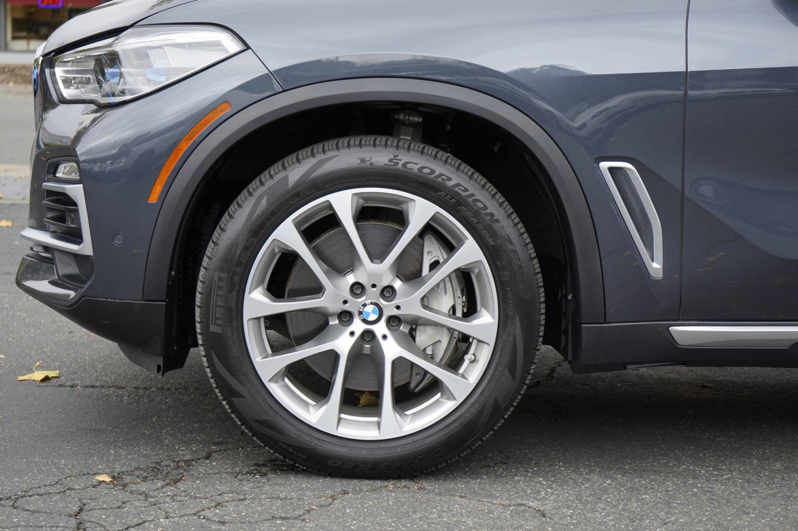 Used 2020 BMW X5 xDrive50i w/ Executive Package AWD/4WD image 13