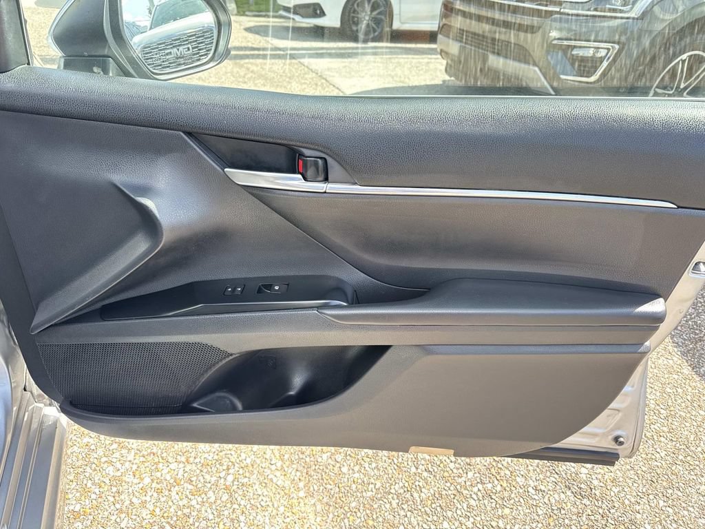 Used 2019 Toyota Camry SE FWD image 15