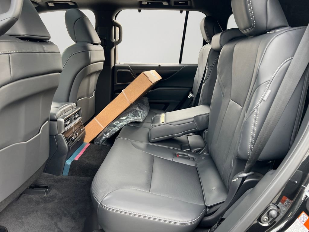 New 2026 Lexus LX 700h Luxury image 10