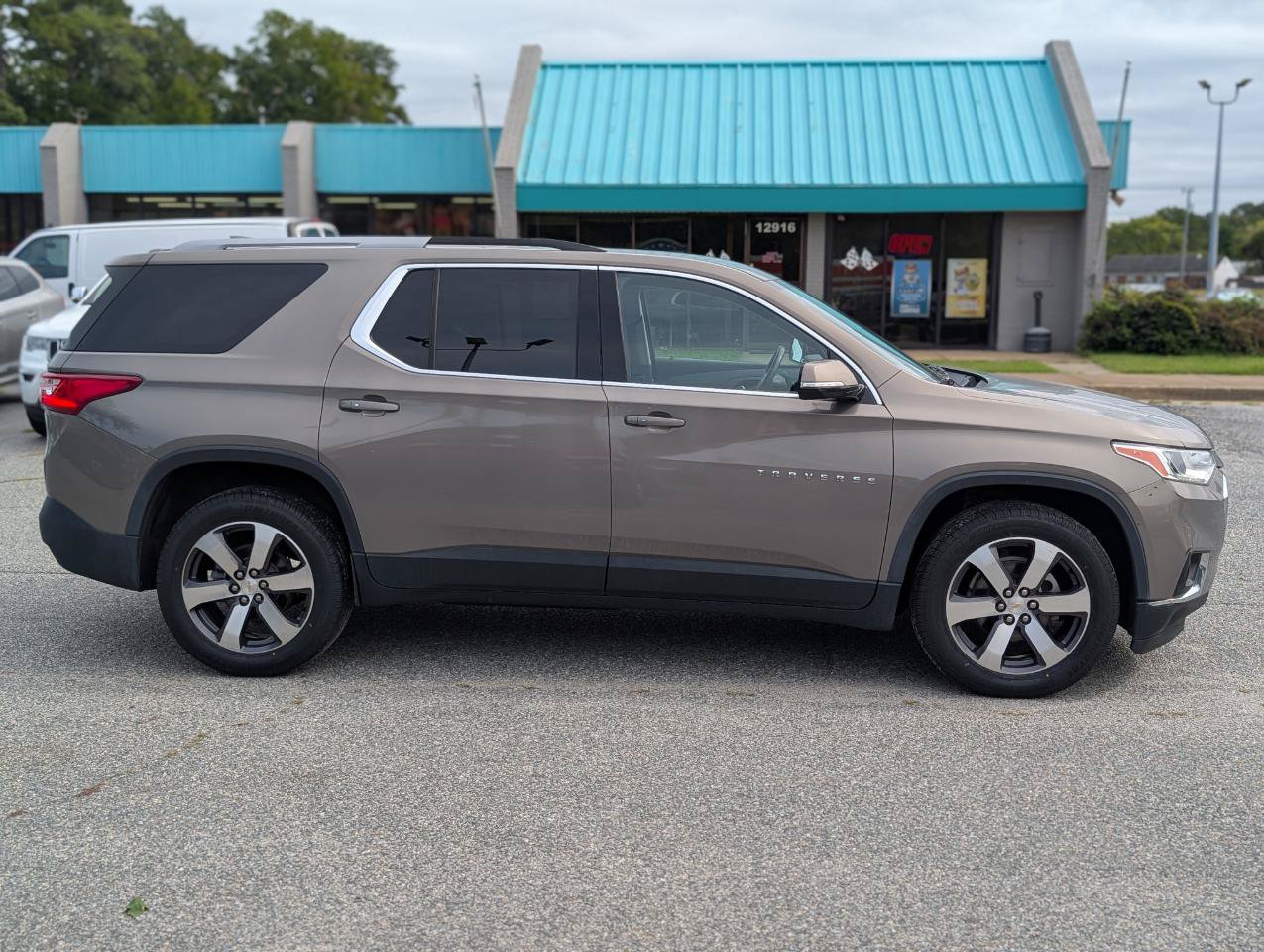 Used 2018 Chevrolet Traverse LT FWD image 8