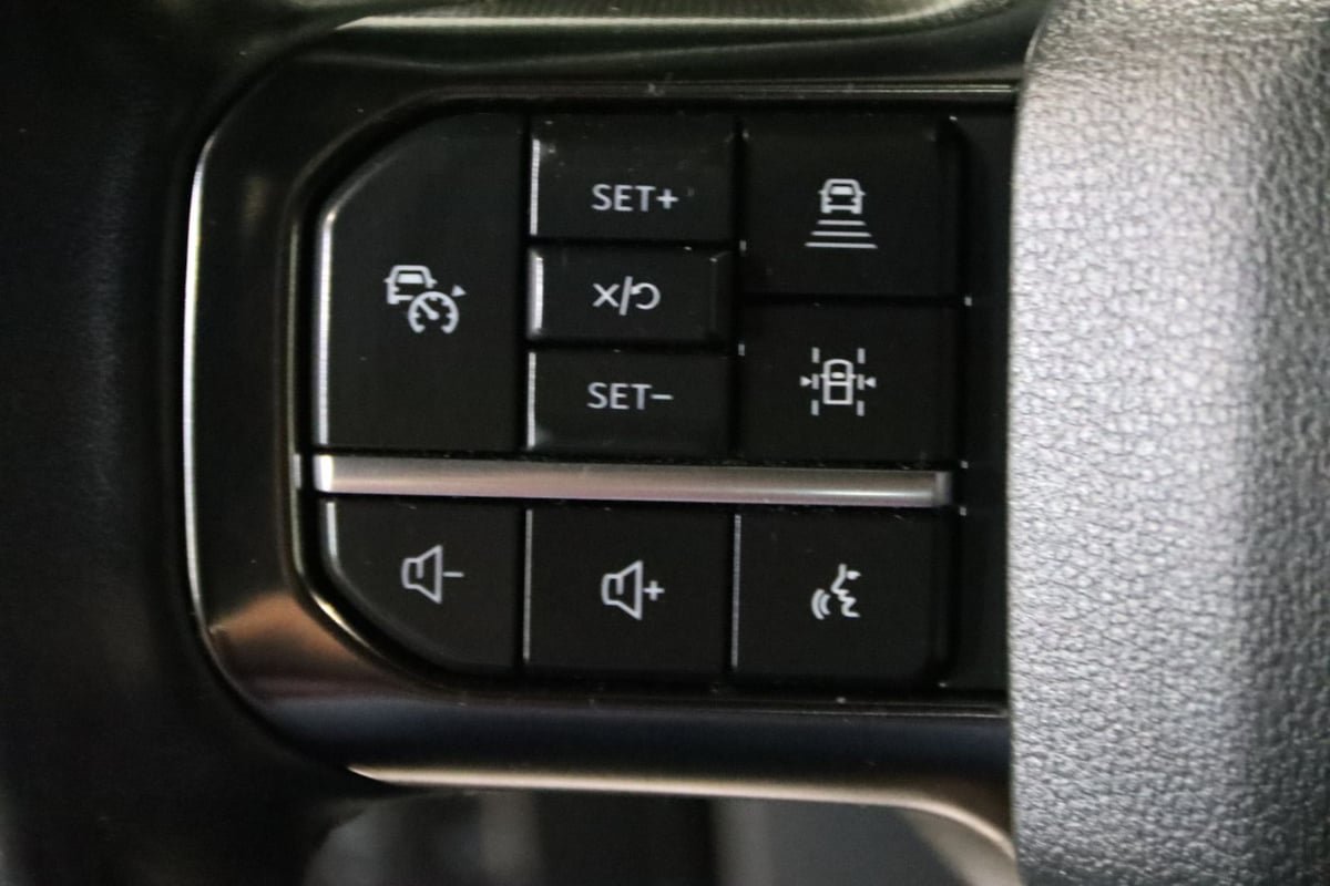 Used 2023 Ford F250 Platinum w/ FX4 Off-Road Package AWD/4WD image 23