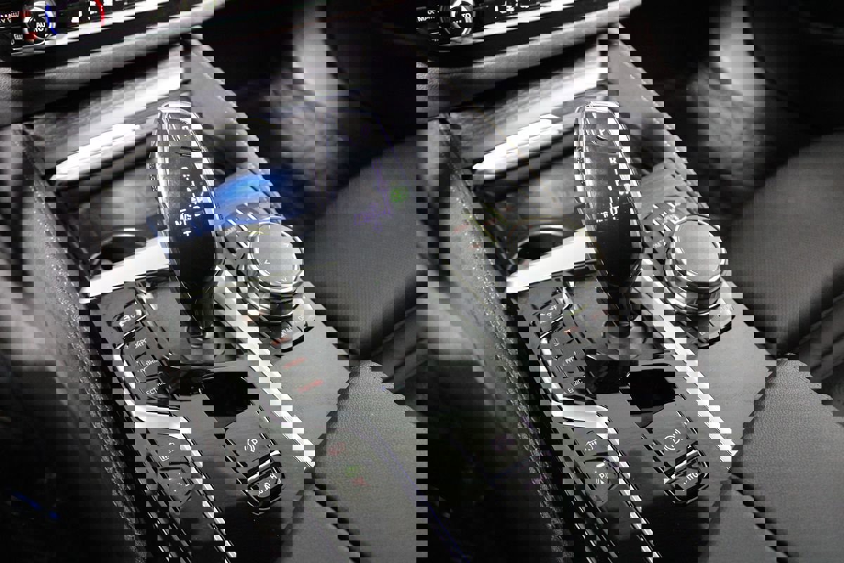 Used 2023 BMW 530e w/ M Sport Package image 24