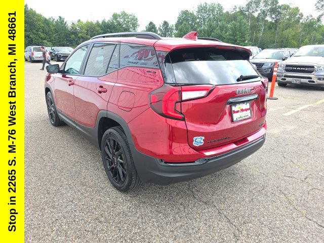 Used 2024 GMC Terrain SLE w/ Driver Convenience Package AWD/4WD image 10