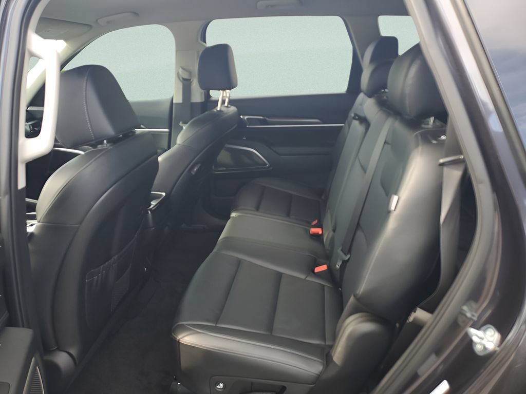 Used 2025 Kia Telluride LX FWD image 10