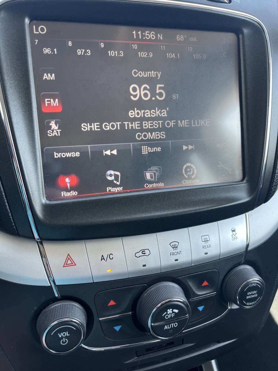 Used 2018 Dodge Journey SE w/ Safe & Sound Group image 32