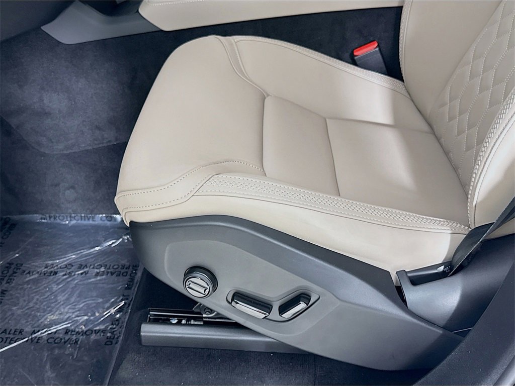 New 2025 Volvo XC90 B6 Plus w/ Protection Package Premier image 20