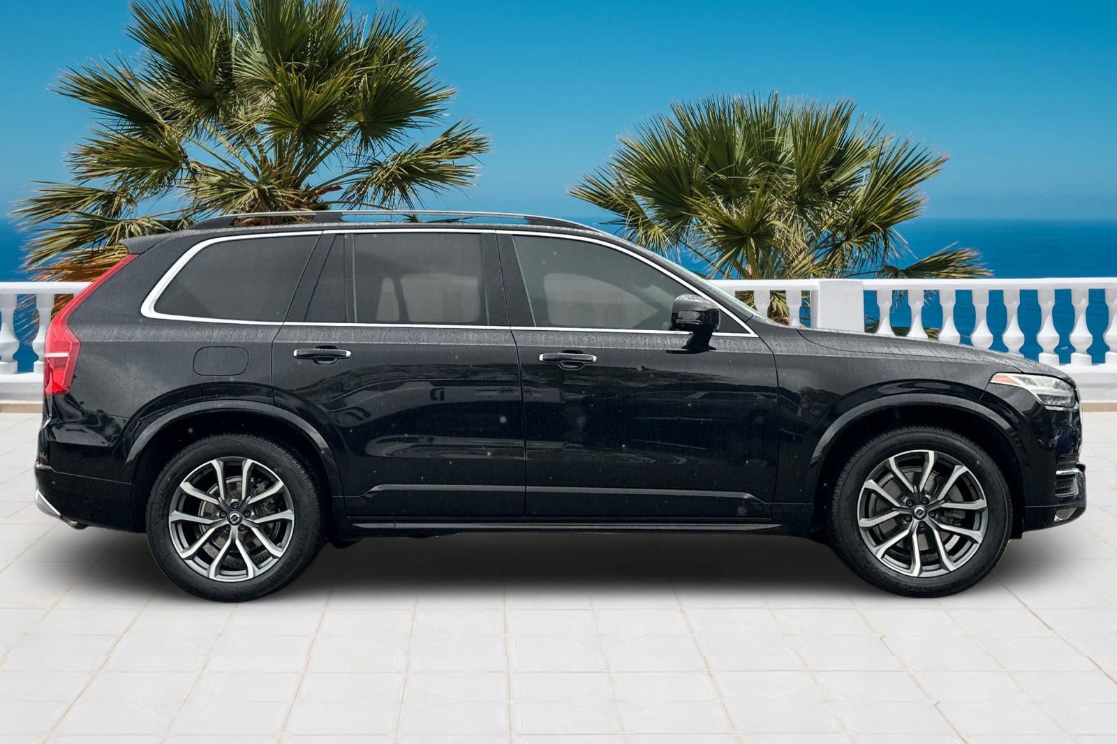 Used 2019 Volvo XC90 T5 Momentum image 3