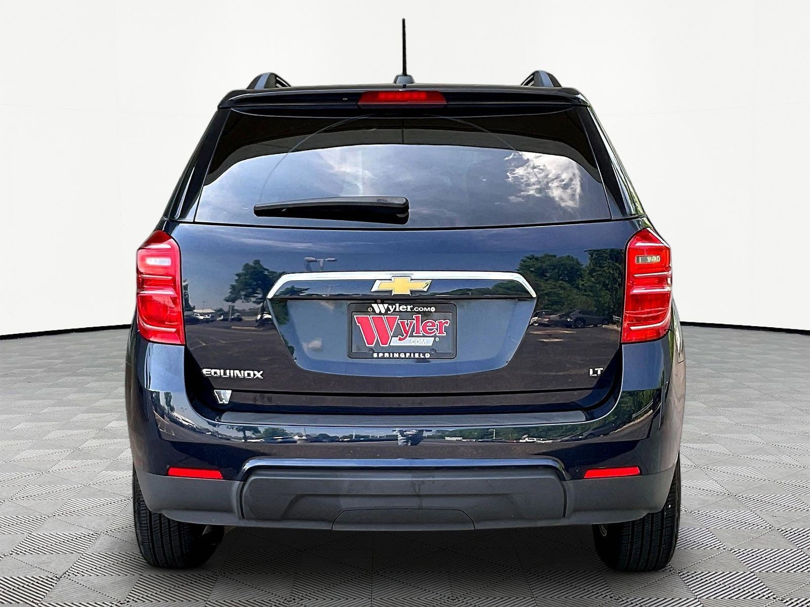 Used 2017 Chevrolet Equinox LT FWD image 5