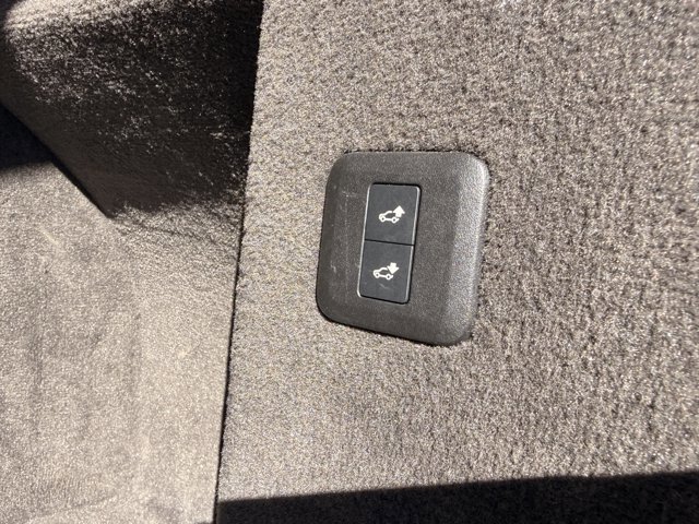 Used 2018 Land Rover Range Rover Sport HSE image 13