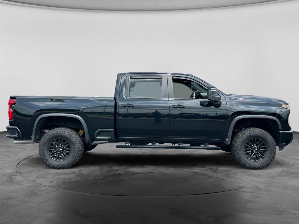 Used 2024 Chevrolet Silverado 2500 ZR2 w/ Technology Package AWD/4WD image 10