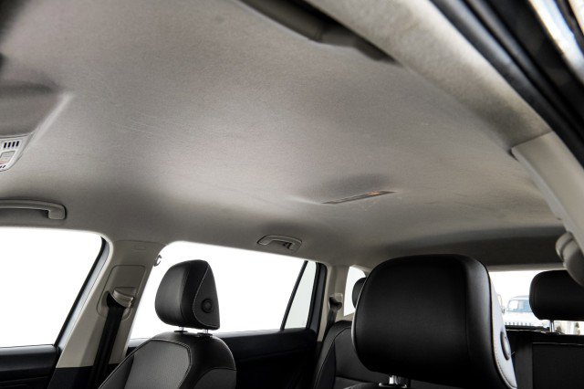 Used 2021 Volkswagen Tiguan SE R-Line image 33