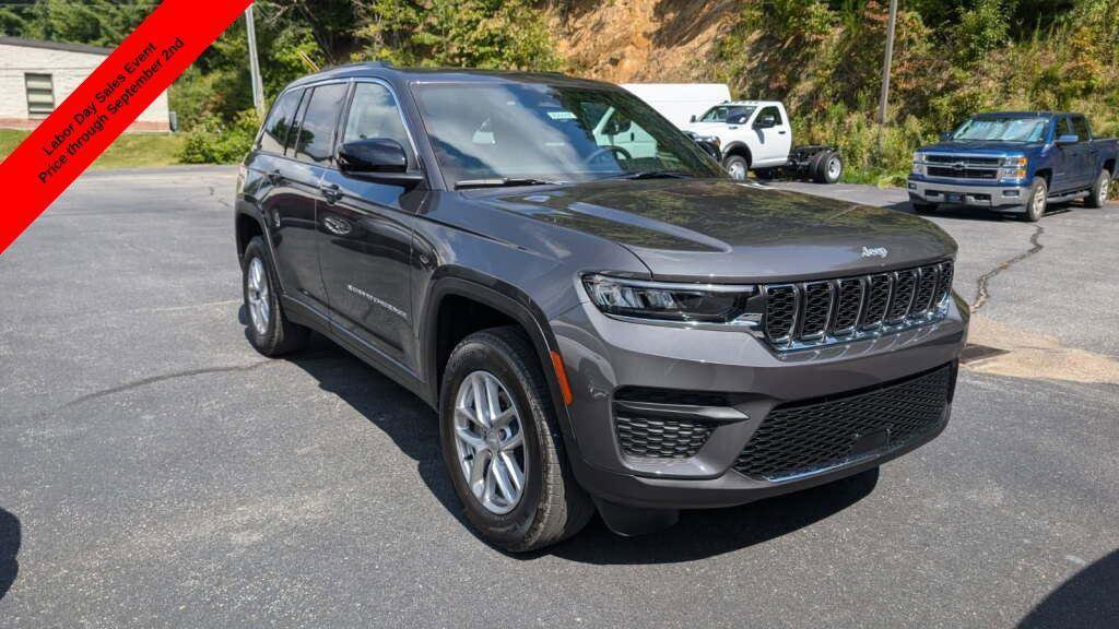 New 2025 Jeep Grand Cherokee Laredo X w/ Luxury Tech Group I image 1