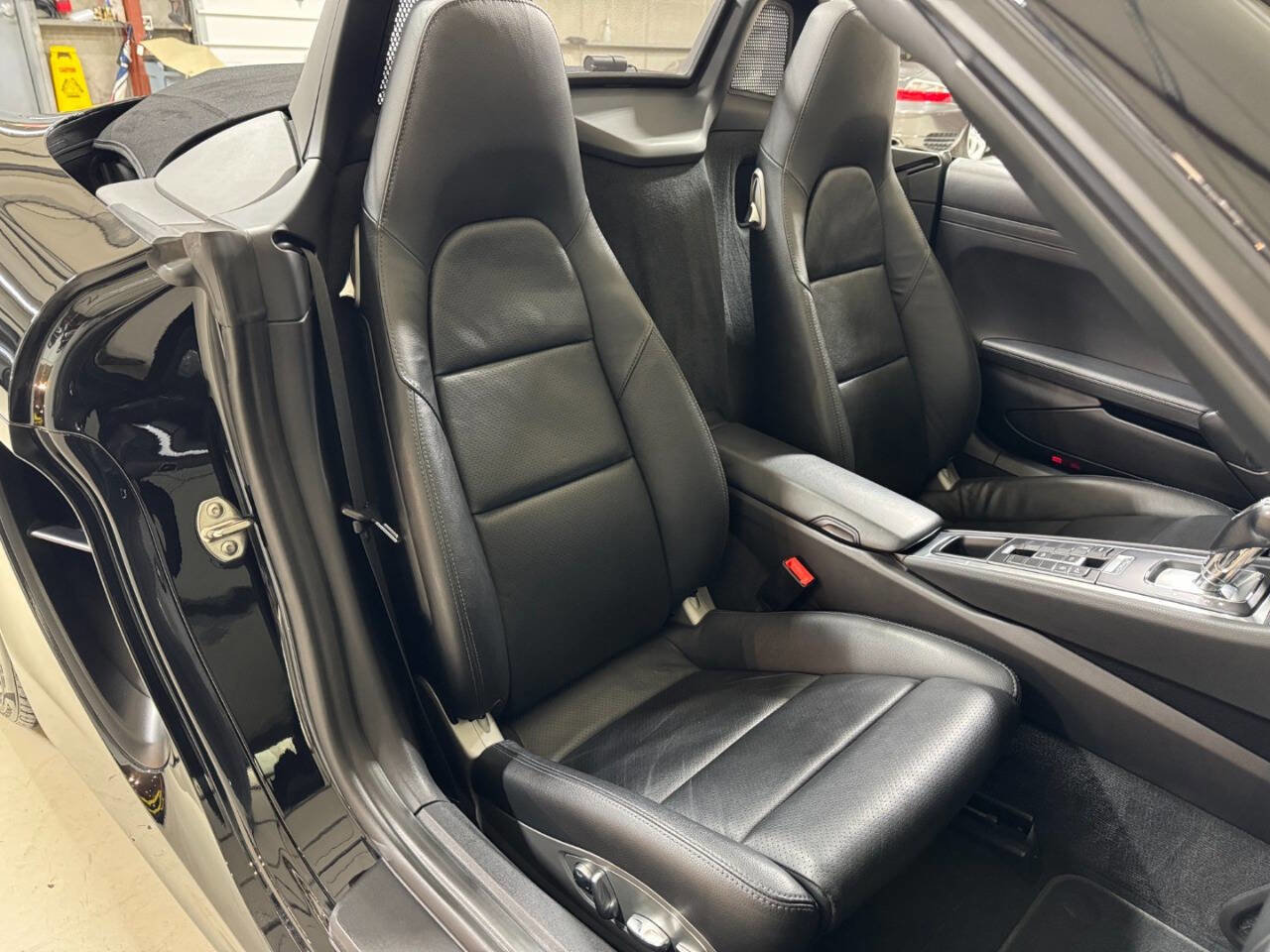 Used 2015 Porsche Boxster S image 29