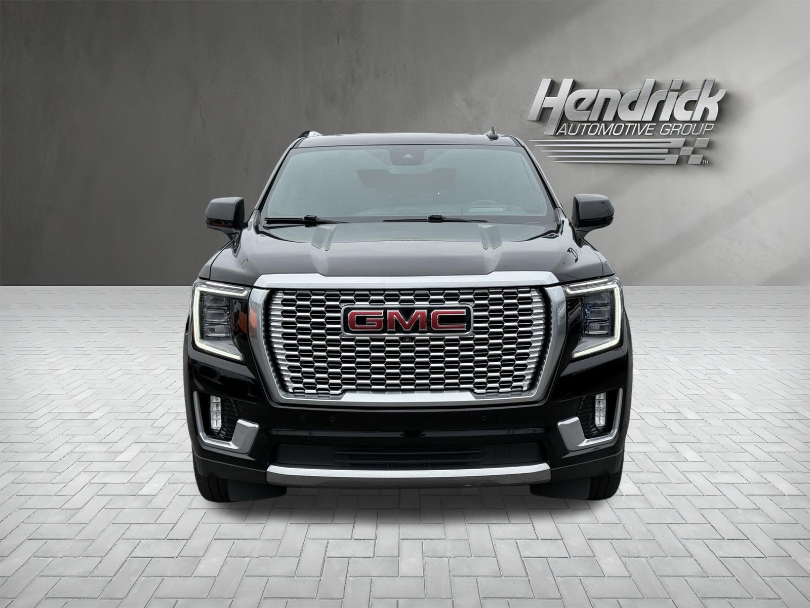 Used 2023 GMC Yukon Denali AWD/4WD image 3