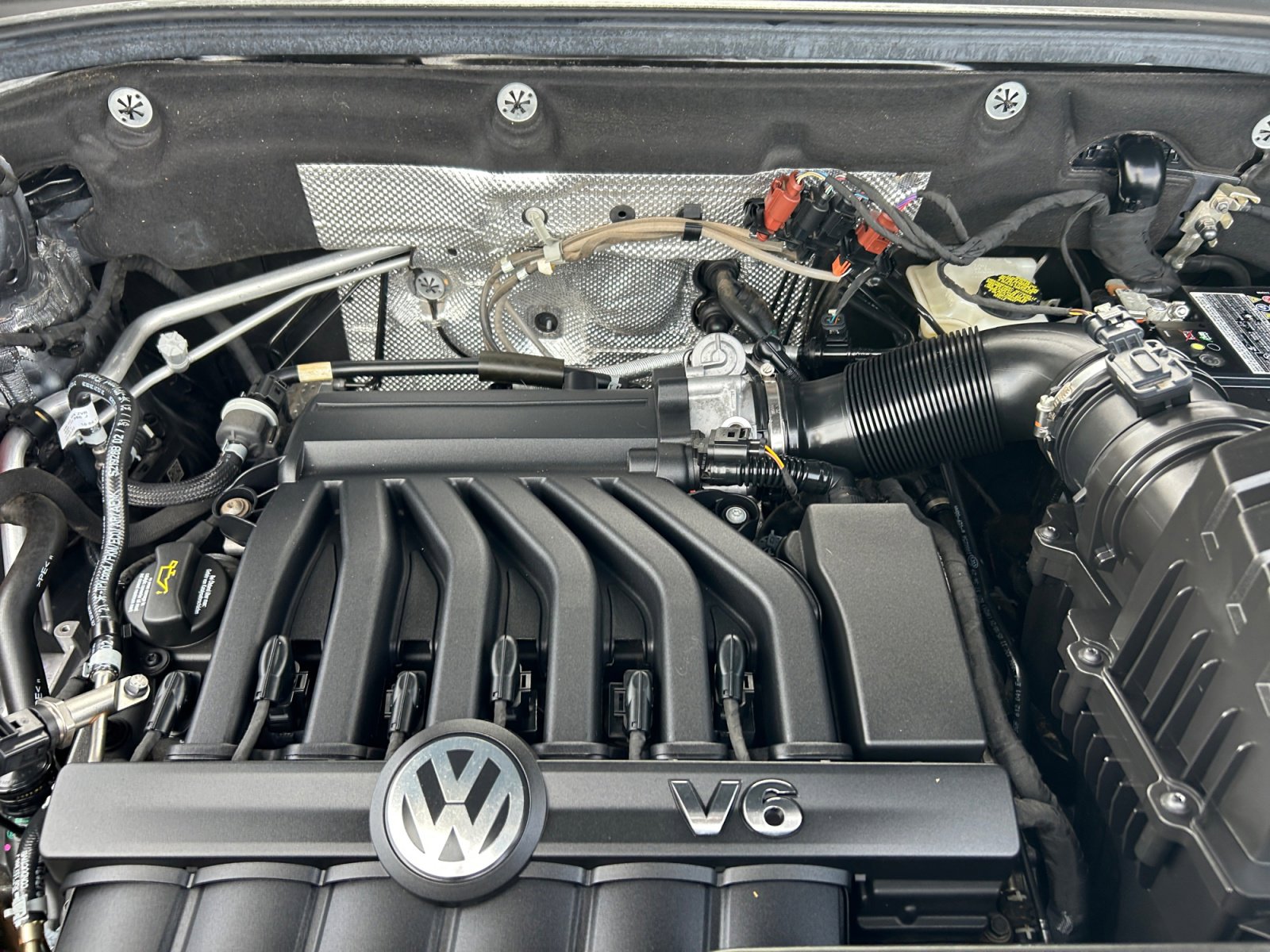 Certified 2022 Volkswagen Atlas Cross Sport SE AWD/4WD image 21