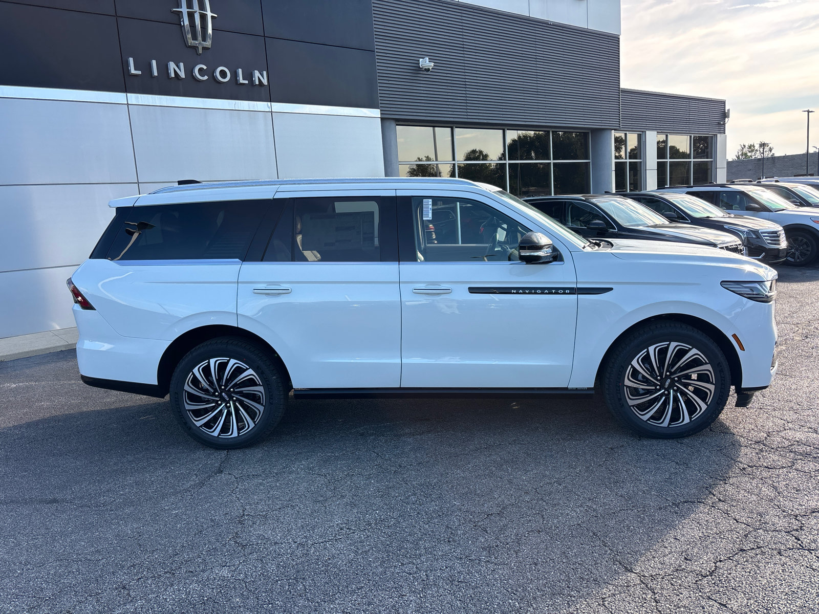 New 2027 Lincoln Navigator Black Label AWD/4WD image 8