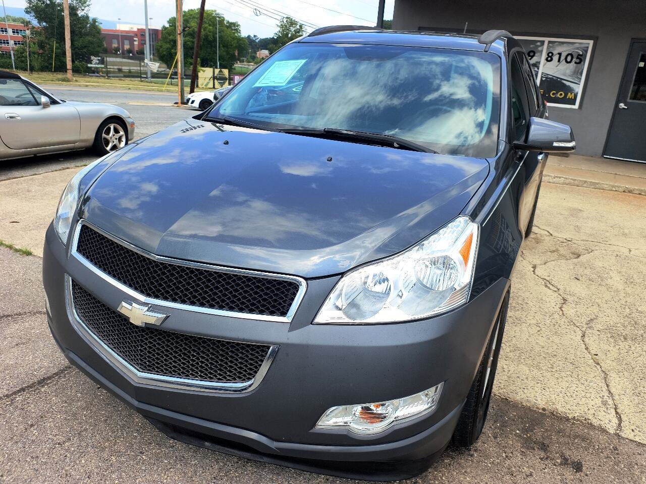 Used 2010 Chevrolet Traverse LT image 5