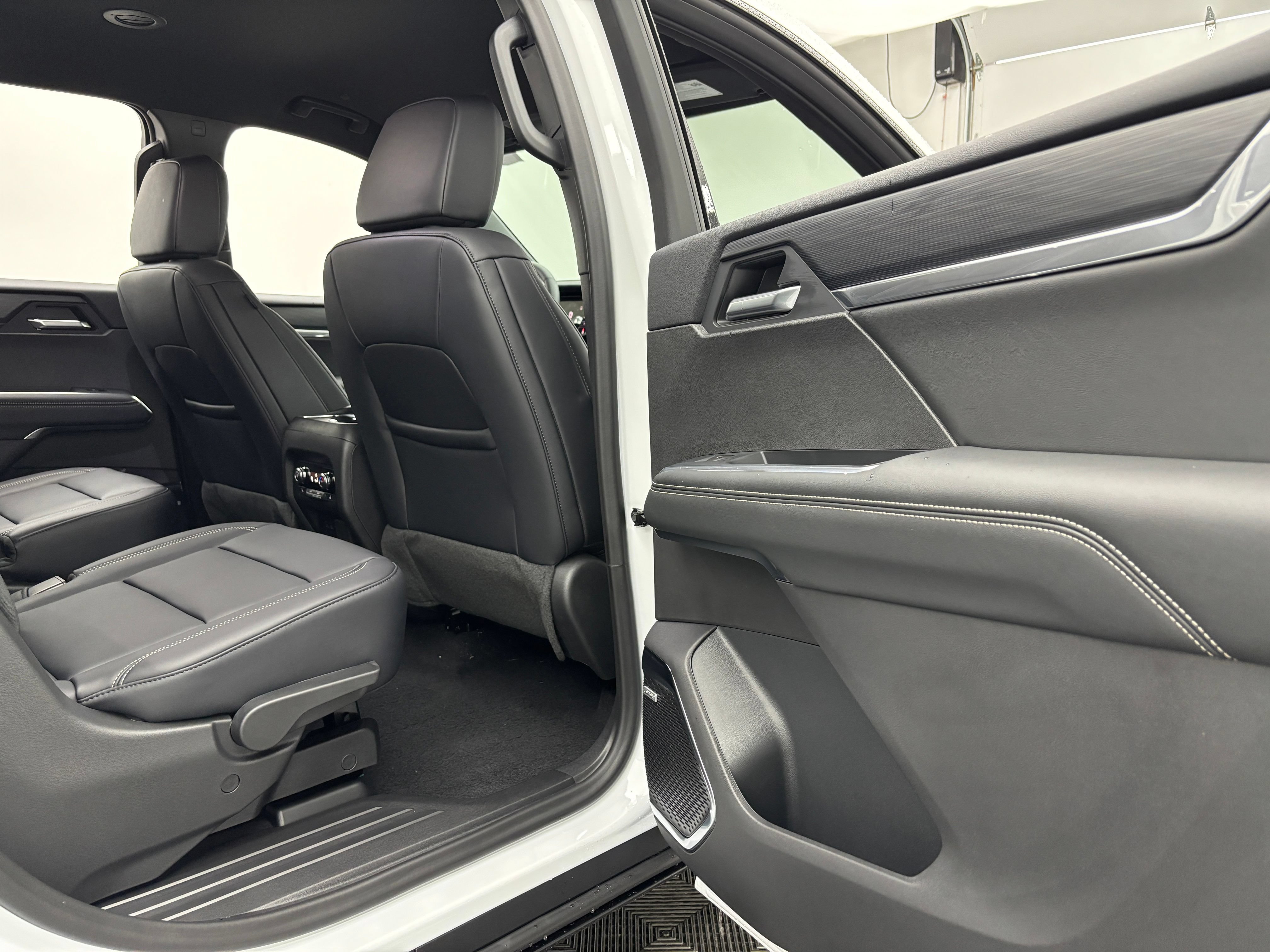 New 2027 GMC Acadia Elevation w/ Black Edition AWD/4WD image 37