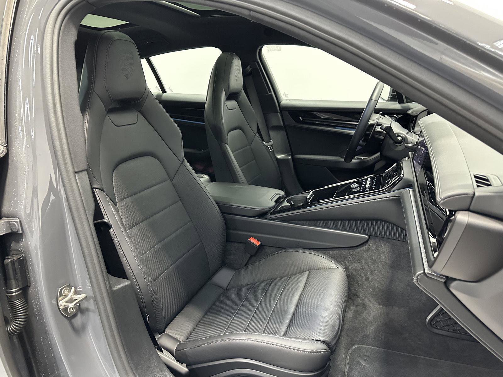 Used 2025 Porsche Panamera 4 image 42