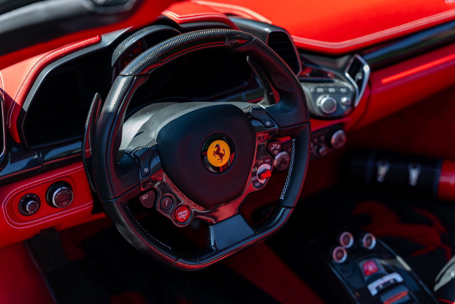 Used 2014 Ferrari 458 Spider RWD image 4