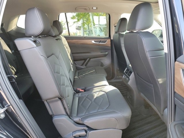 New 2026 Volkswagen Atlas SE image 17