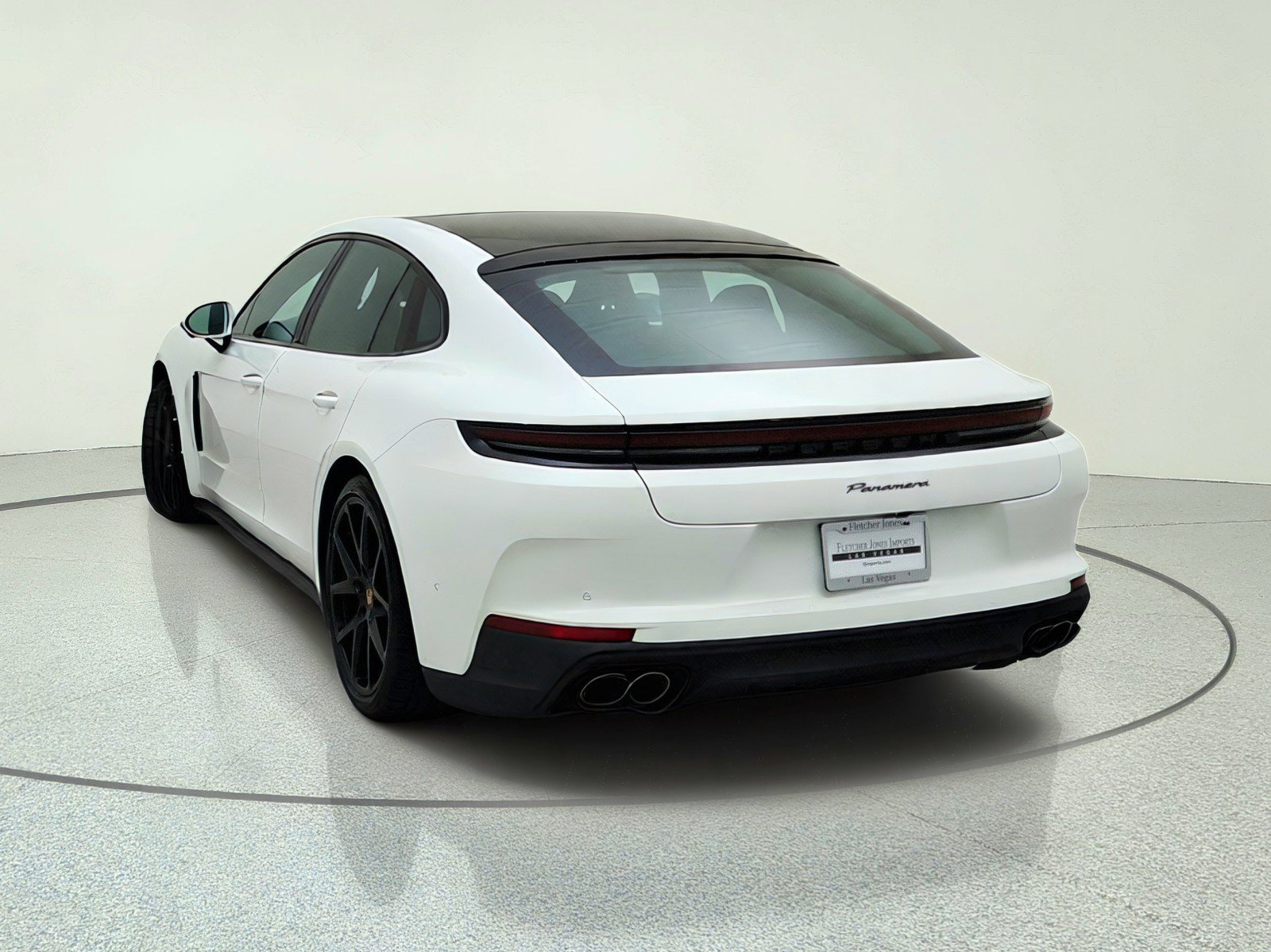 Used 2025 Porsche Panamera image 11