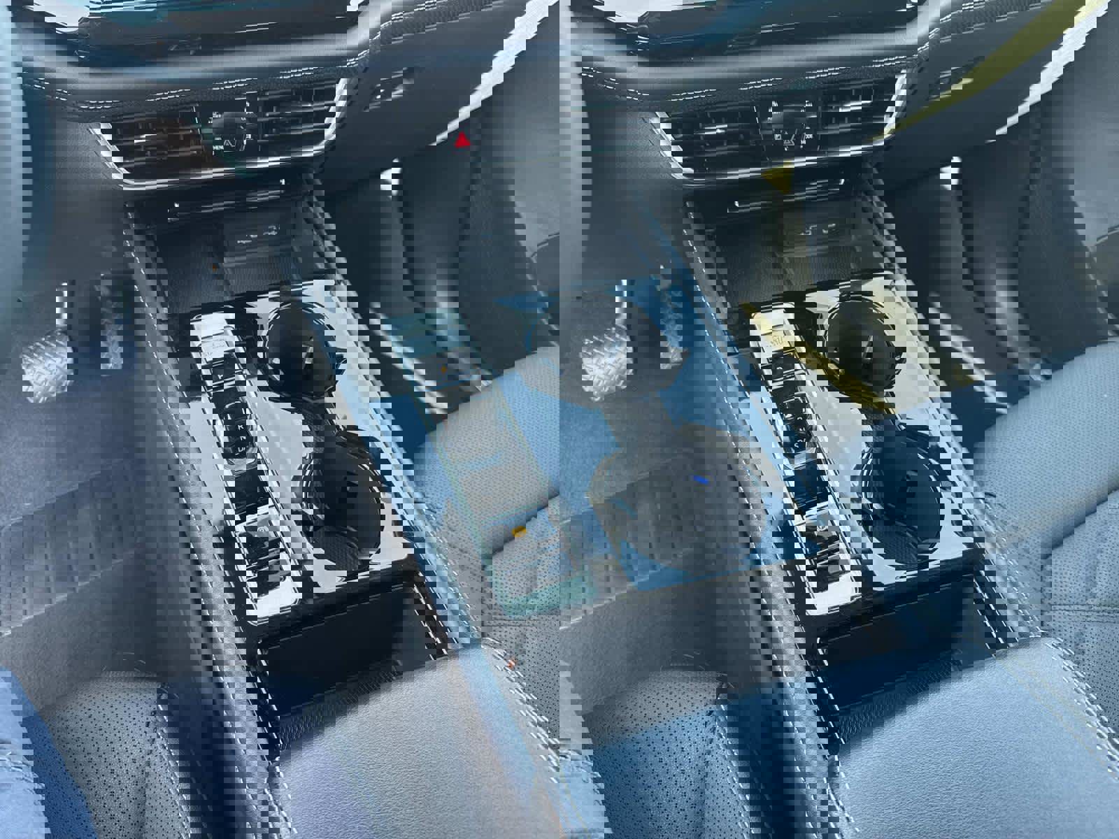 Used 2024 Volkswagen Atlas SE image 27