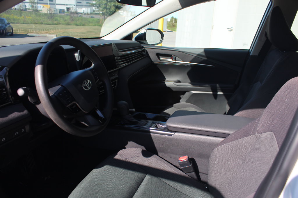 Used 2025 Toyota Camry LE FWD image 14
