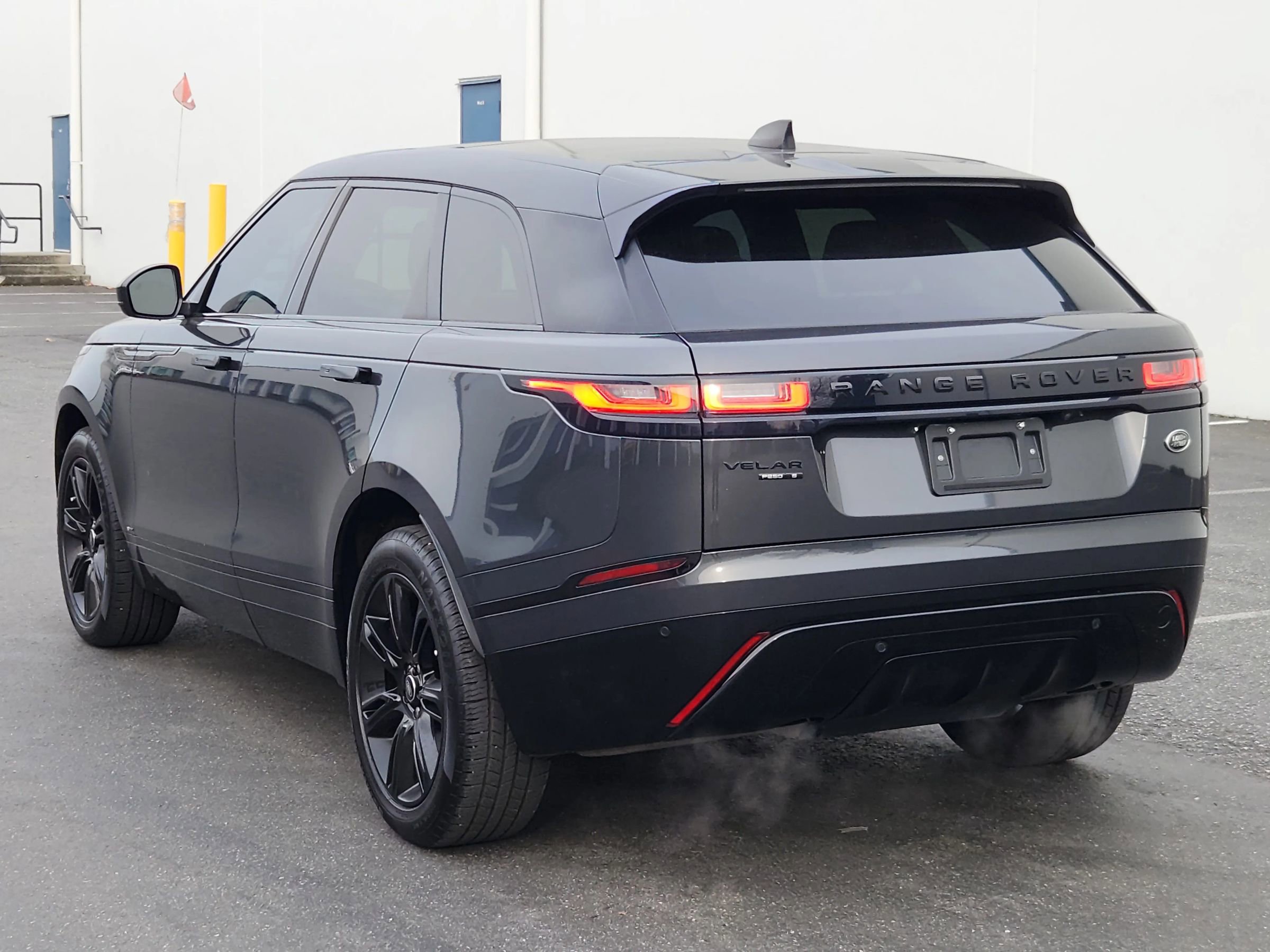 Used 2020 Land Rover Range Rover Velar R-Dynamic S image 3