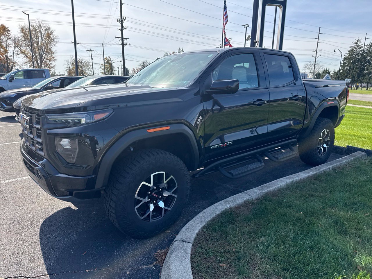 Used 2024 GMC Canyon AT4X AWD/4WD image 7