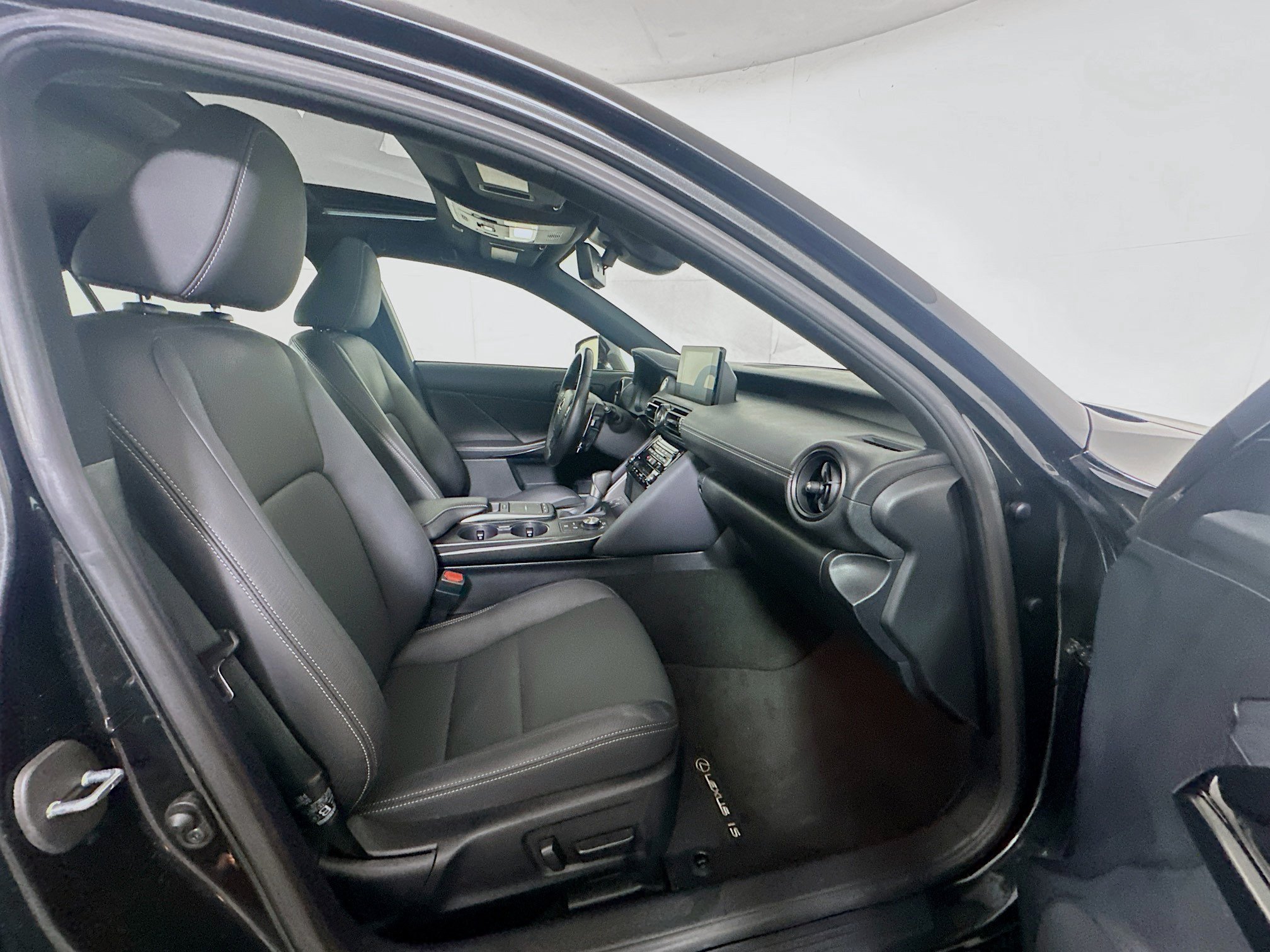 Used 2024 Lexus IS 300 w/ Comfort Package RWD image 31