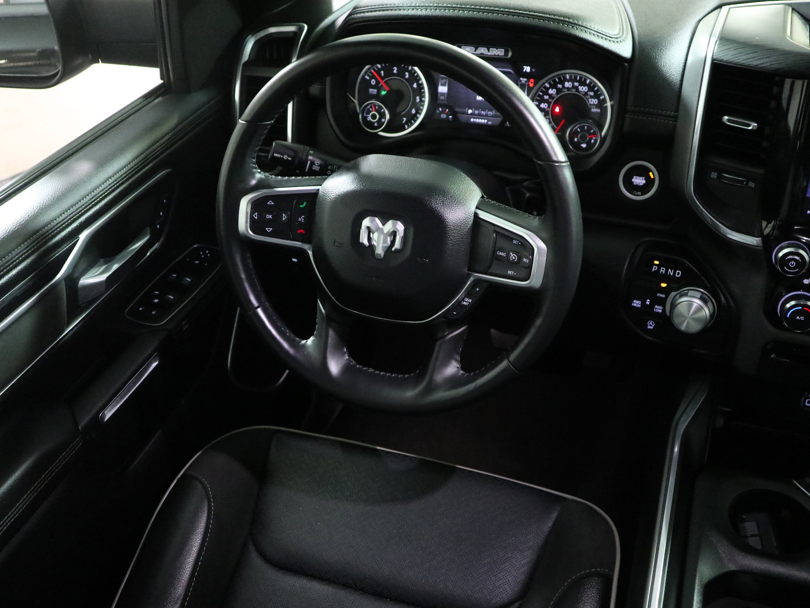 Used 2023 RAM 1500 Laramie AWD/4WD image 16