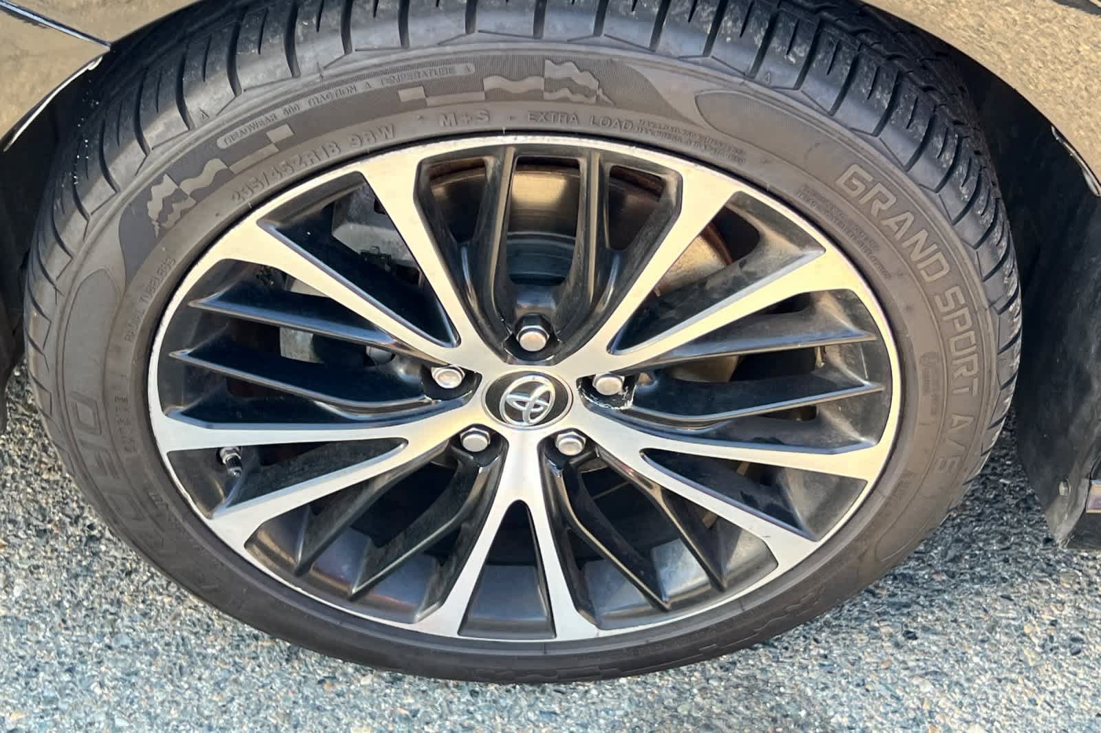 Used 2018 Toyota Camry SE FWD image 10