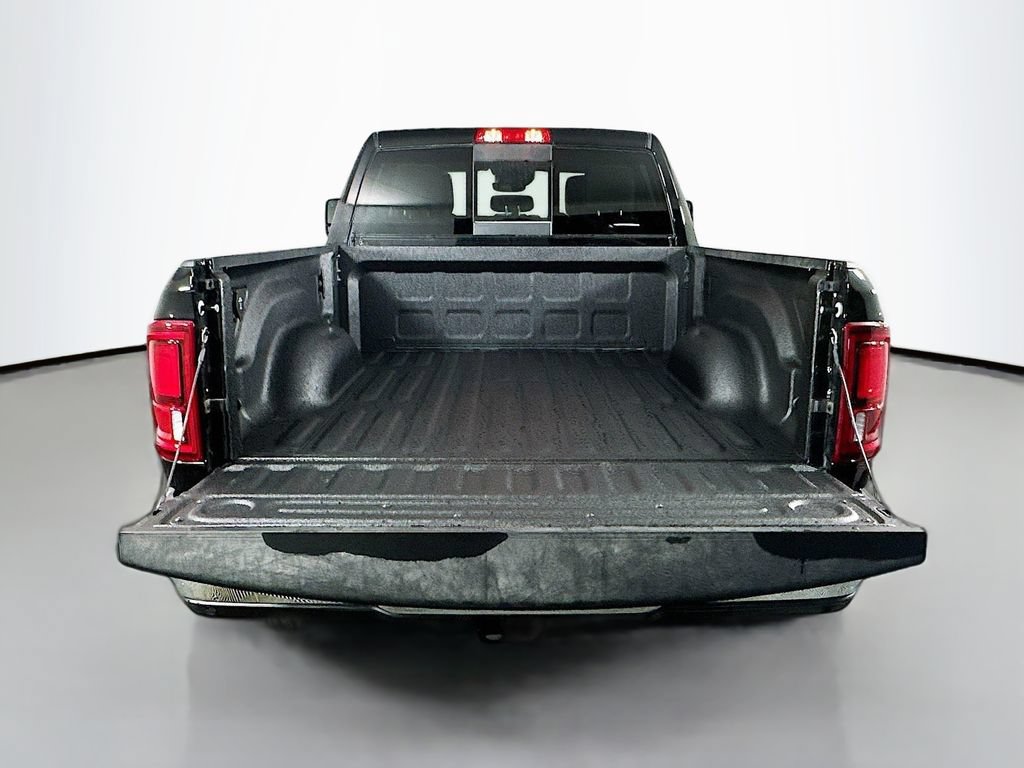 New 2026 RAM 2500 Laramie AWD/4WD image 16