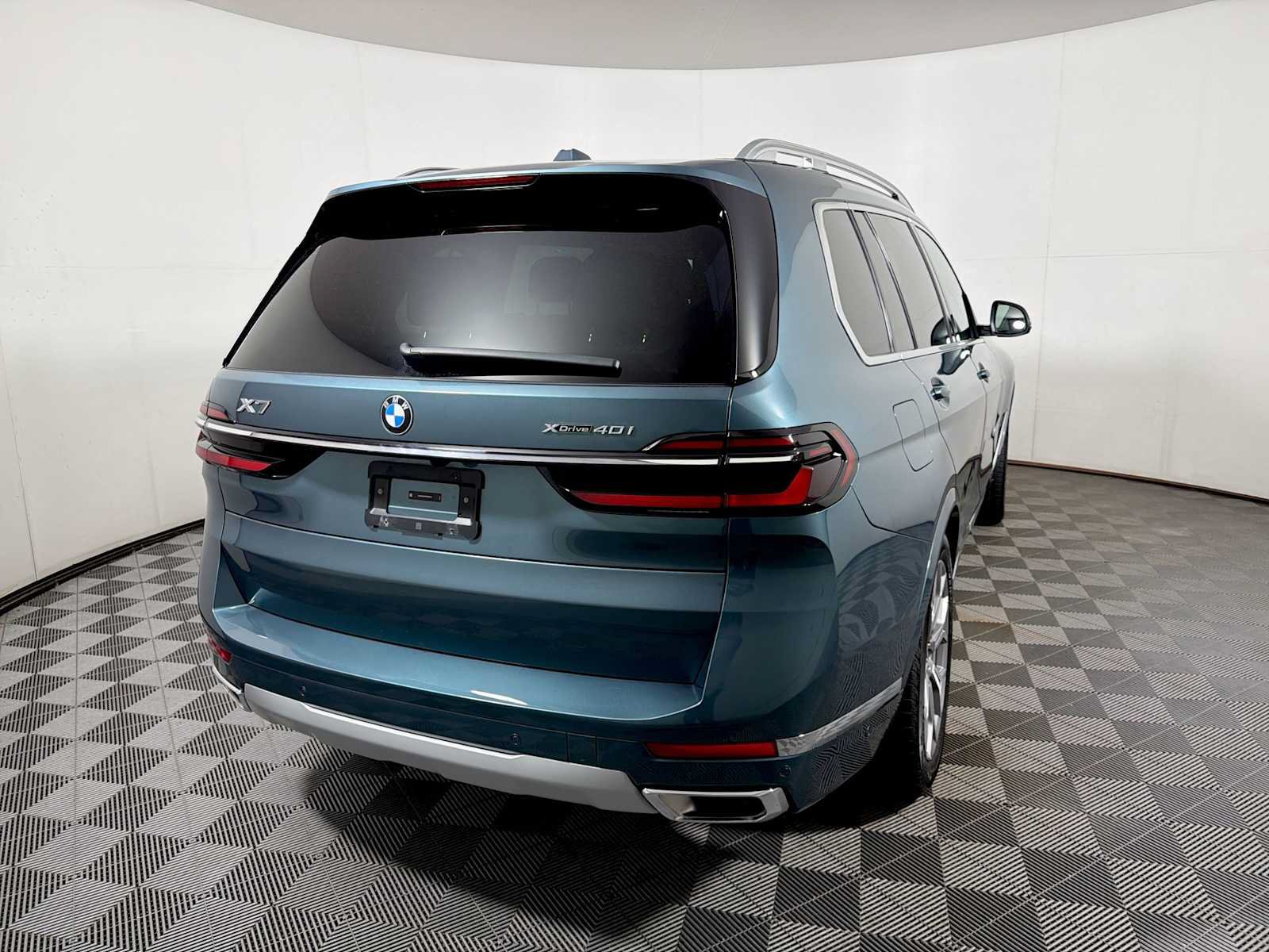 Used 2026 BMW X7 xDrive40i w/ Premium Package AWD/4WD image 6