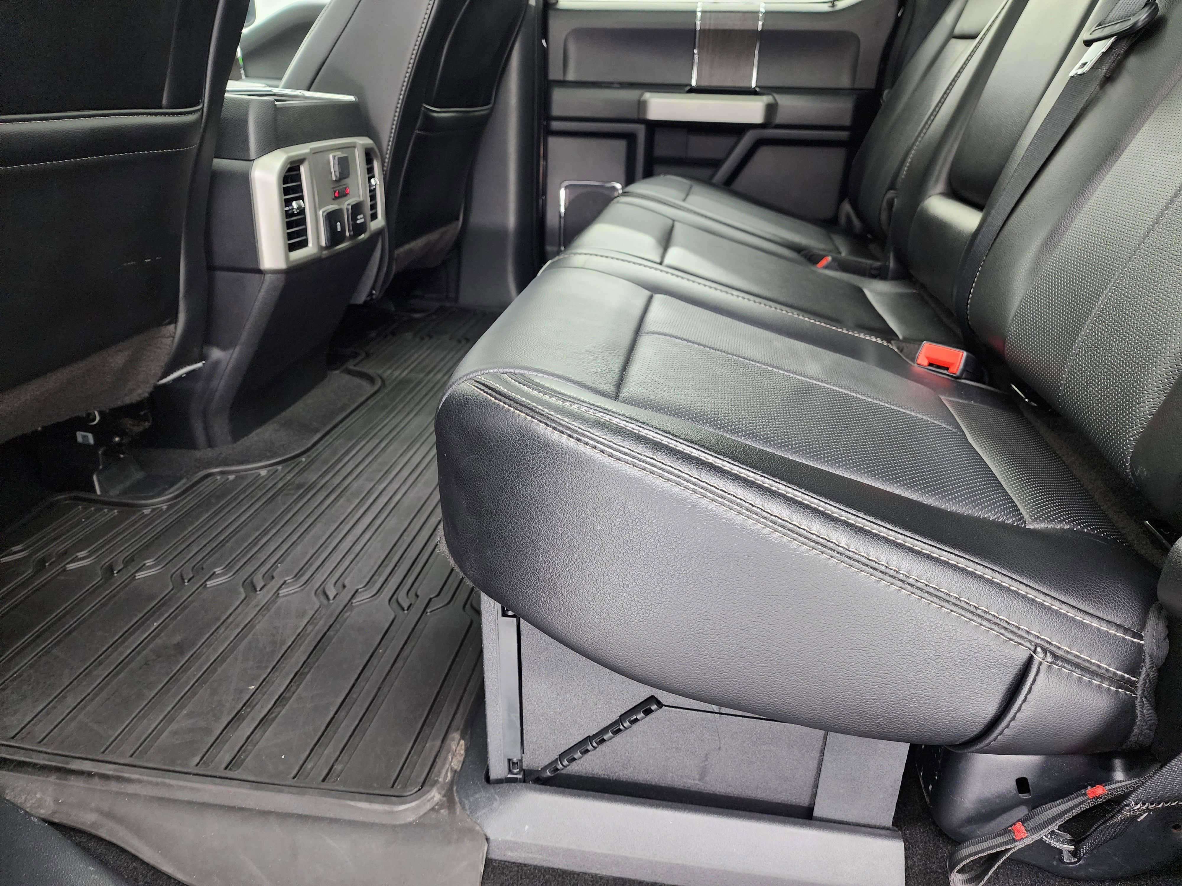 Used 2020 Ford F350 Lariat w/ Lariat Ultimate Package image 9