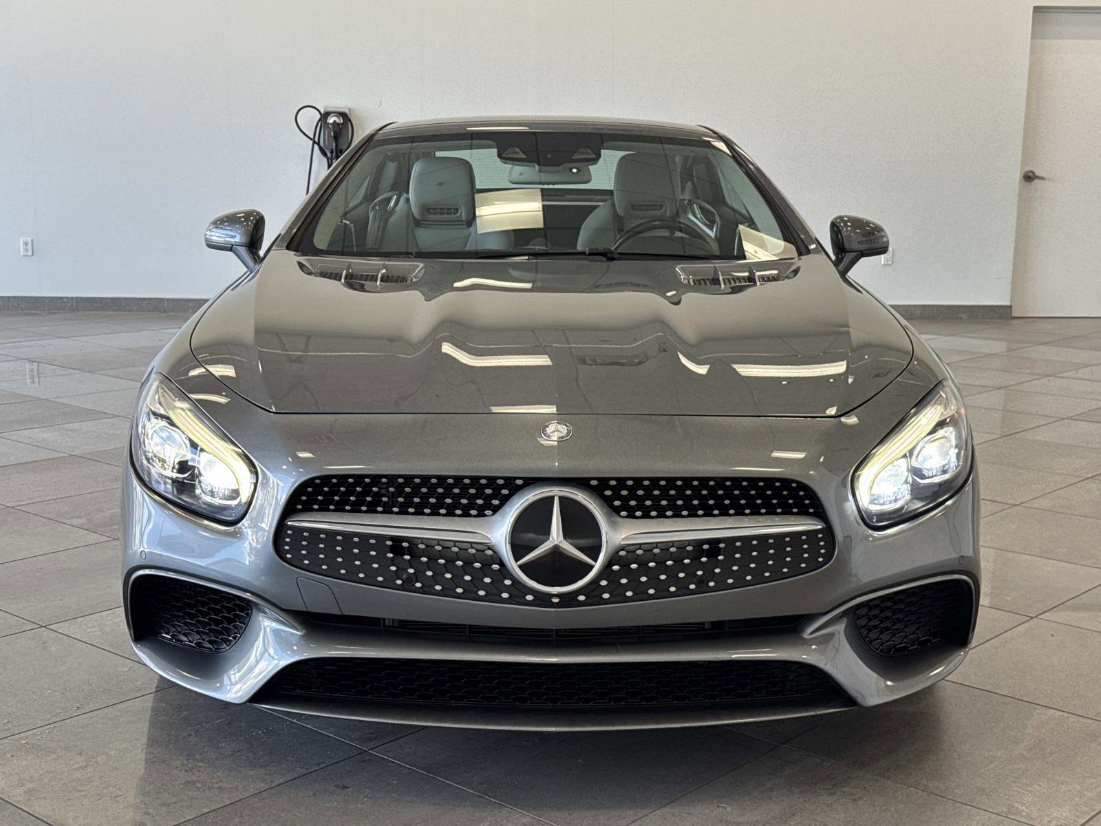Used 2017 Mercedes-Benz SL 550 image 9