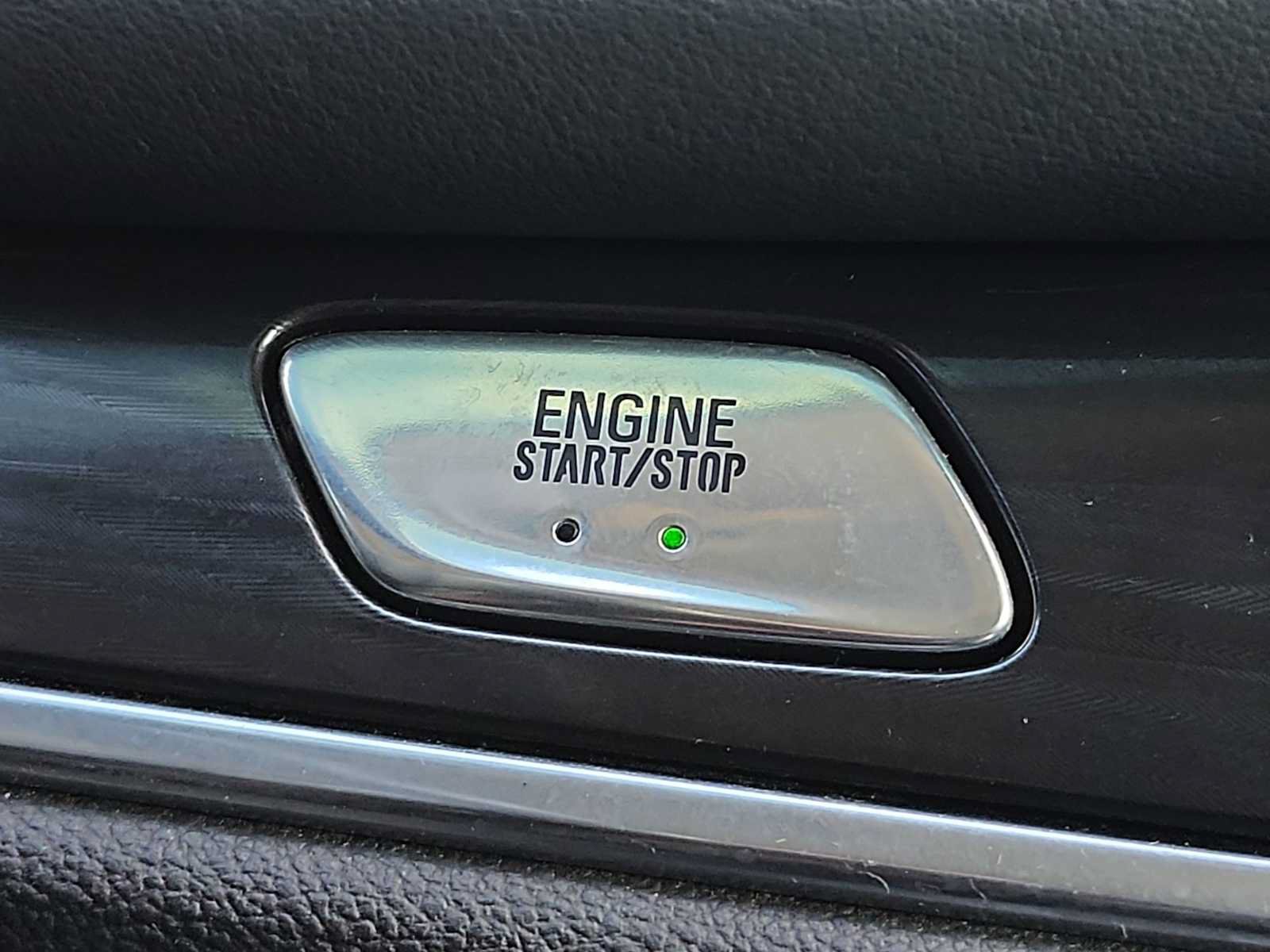 Used 2020 Buick Enclave Premium w/ Sun and Sites Package FWD image 24