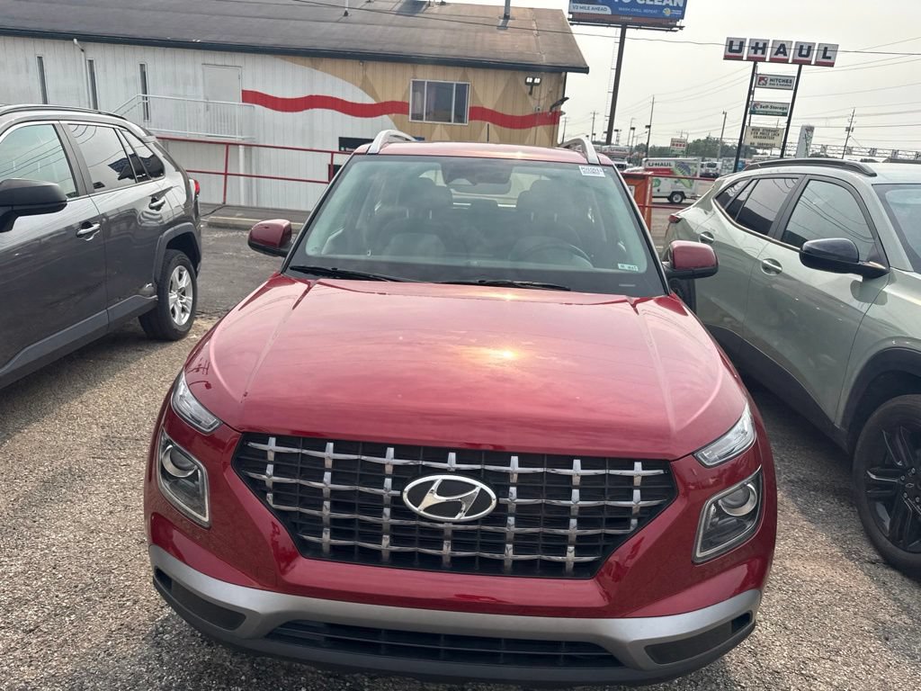 Certified 2024 Hyundai Venue SEL FWD image 5