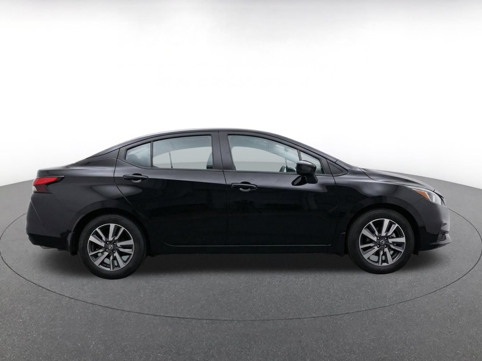 Used 2025 Nissan Versa SV FWD image 14