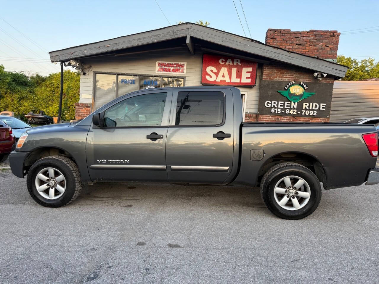 Used 2008 Nissan Titan SE RWD image 2