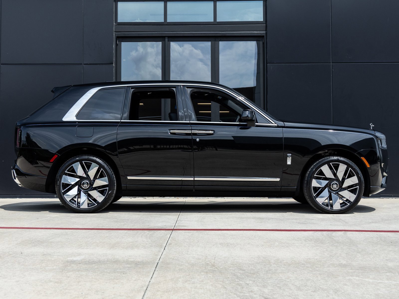 New 2026 Rolls-Royce Cullinan image 12