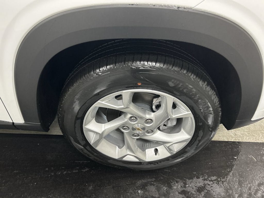 New 2026 Chevrolet Trax LS w/ LS Convenience Package FWD image 7
