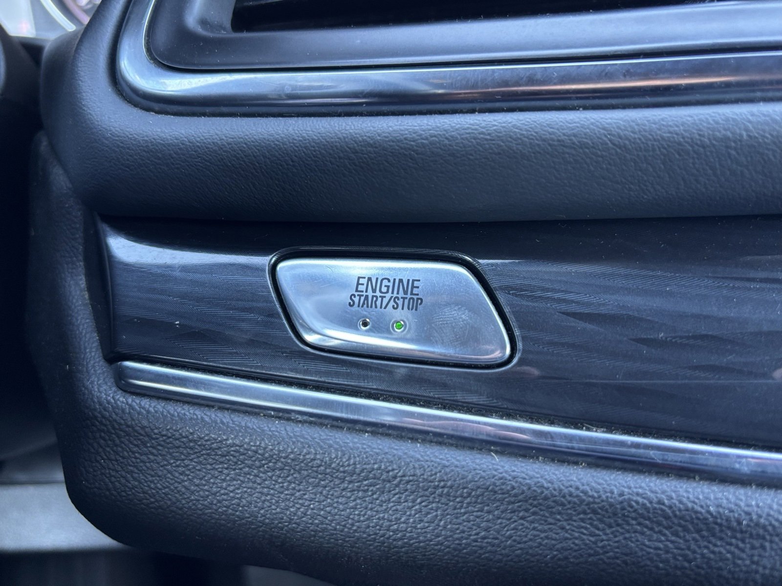 Used 2022 Buick Enclave Essence w/ LPO, Cargo Package image 5