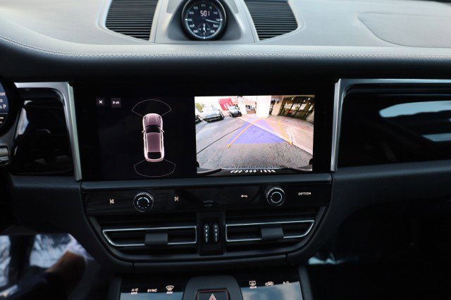 Used 2023 Porsche Macan S image 36