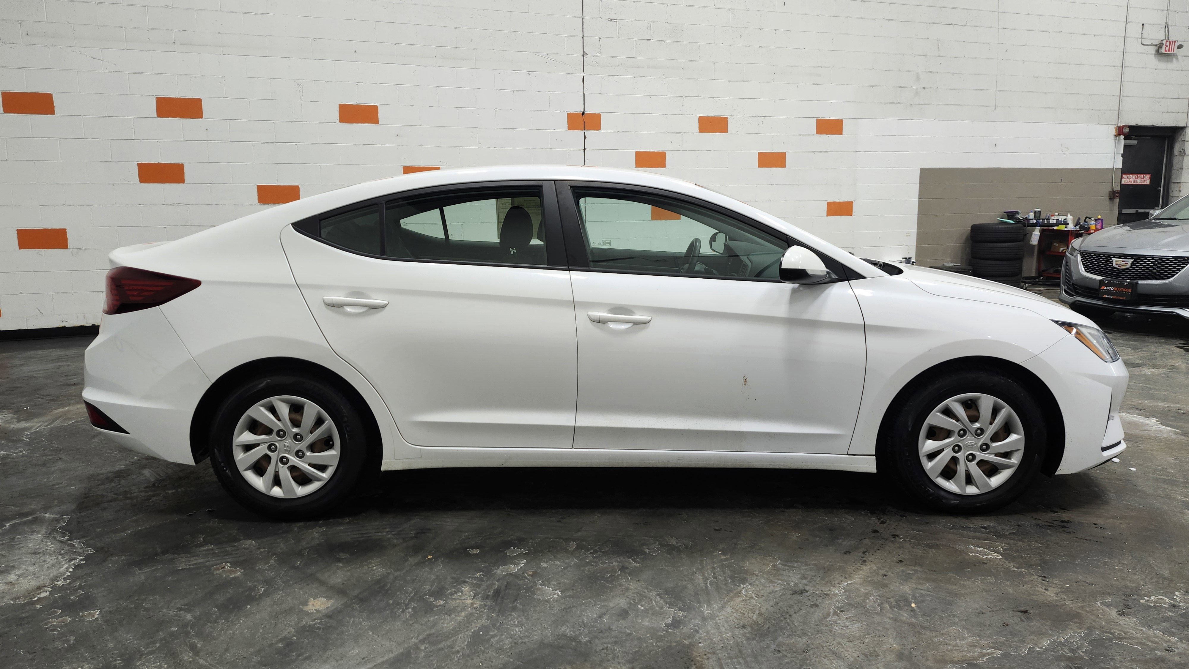 Used 2020 Hyundai Elantra SE w/ Cargo Package (C1) image 16