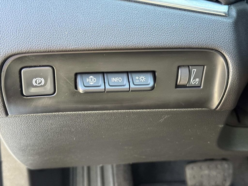 Used 2023 Buick Enclave Avenir w/ Avenir Technology Package image 21